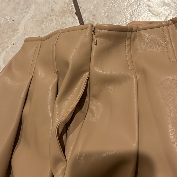 Baby Pink Sleek Edges Tan Taupe Faux Leather Pleated Mini Skirt Skort NWT - Picture 7 of 9